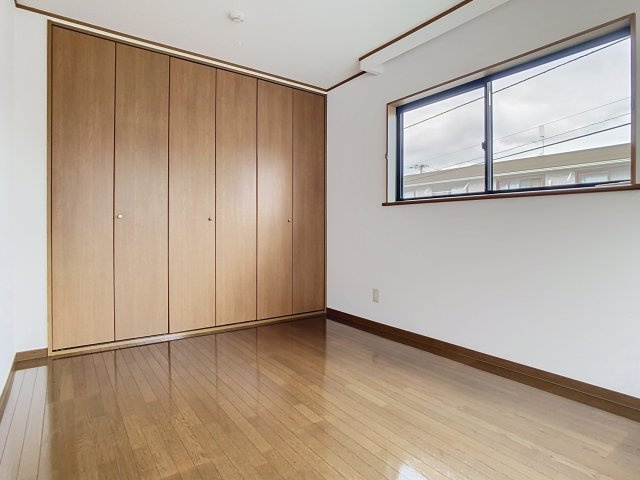 シャルム小白川Bの洋室