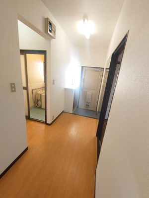【玄関】 | 桃園ハウスA棟