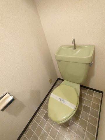 調布市小島町２丁目の賃貸マンションのトイレ