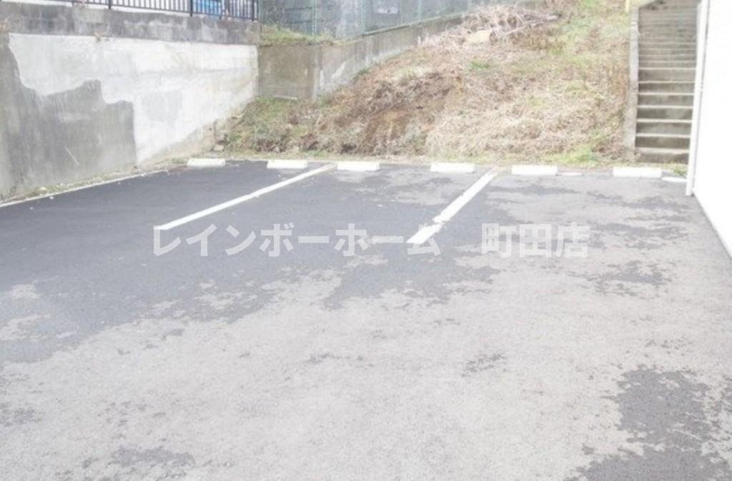 リブリ・アルモ※初期費用分割あと払いサービス利用可能物件の駐車場
