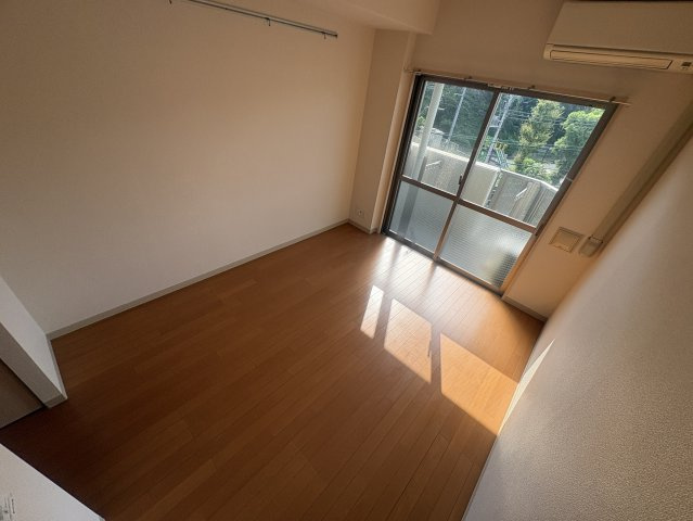 ファミーユ千里山西の居間・リビング