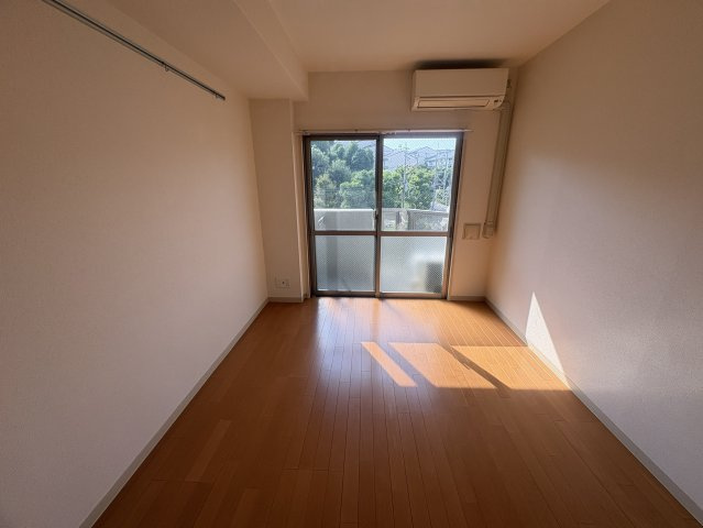 ファミーユ千里山西の居間・リビング