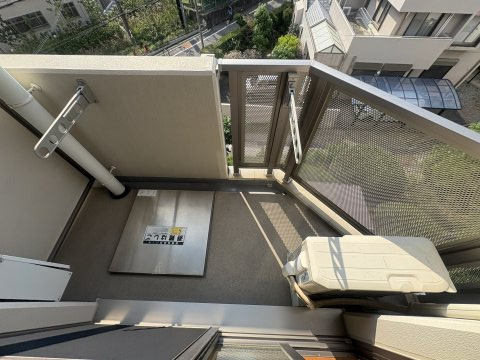 ファミーユ千里山西のバルコニー