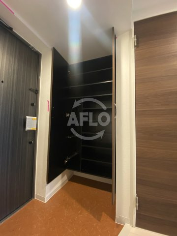 ワールドアイ梅田WESTの収納|ワールドアイ梅田WEST　シューズボックス