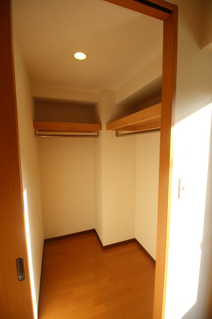 芦屋市東山町の賃貸マンションの収納