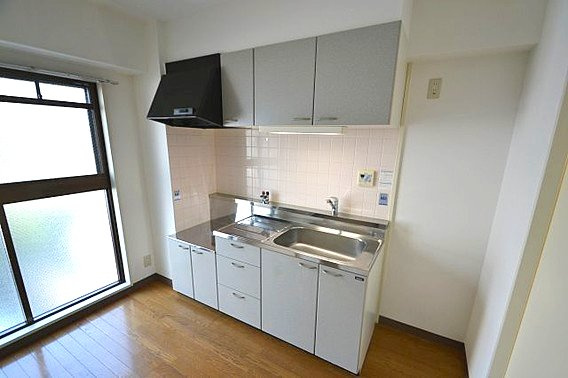 神戸市灘区宮山町３丁目の賃貸マンションのキッチン