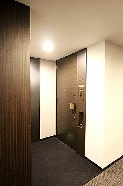 神戸市中央区海岸通６丁目の賃貸マンションの玄関