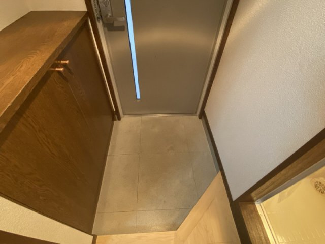 神戸市中央区下山手通２丁目の賃貸マンションの玄関