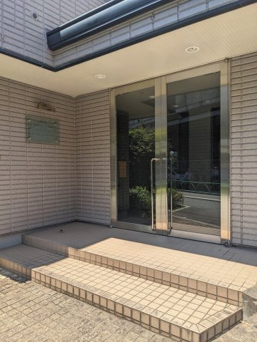 ドエルハイアンドハイのエントランス