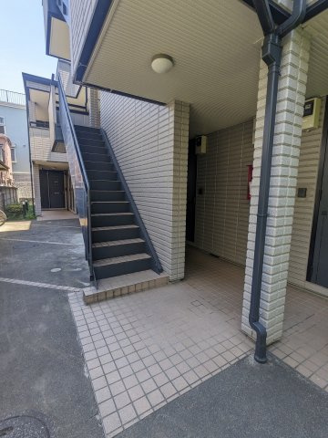 ドエルハイアンドハイのエントランス