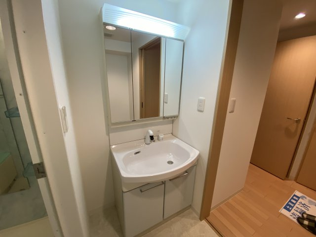 西宮市津門西口町の賃貸マンションの洗面所