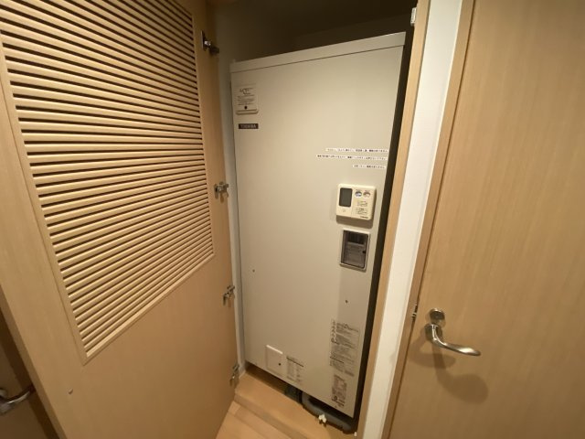西宮市津門西口町の賃貸マンションの玄関