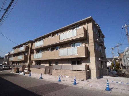 西宮市段上町６丁目のアパート