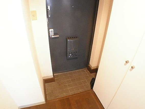 神戸市東灘区深江南町２丁目の賃貸マンションの玄関