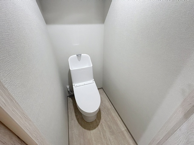 神戸市中央区元町通３丁目の賃貸マンションのトイレ