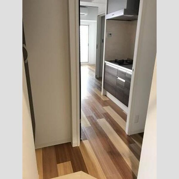 神戸市中央区中山手通１丁目の賃貸マンションの玄関