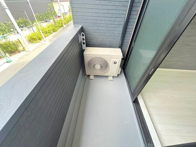 ライトサイドのバルコニー