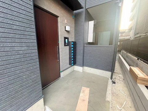 ライトサイドのエントランス