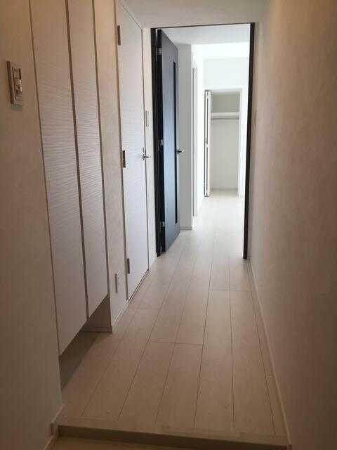 エストゥルース入谷の玄関