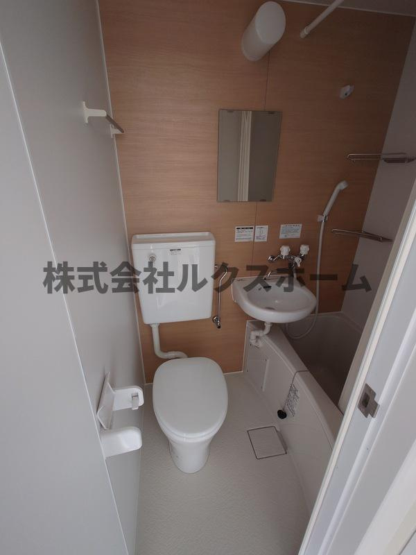 ラフィーネ千里丘の洗面所|広い洗面スペース