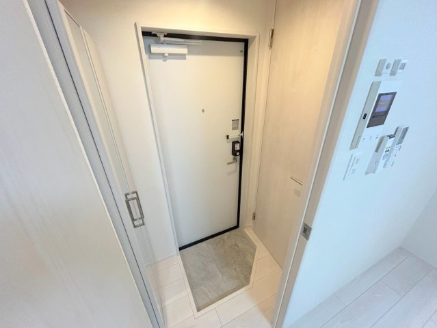 ライトサイドの玄関