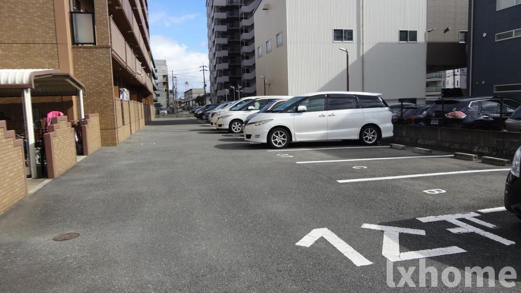 南山寿ガーデンの駐車場|駐車場に車を止められます