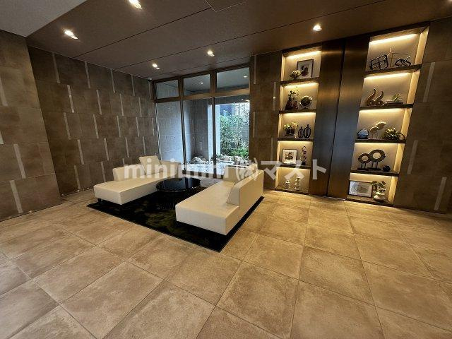 スプランディッド福島WESTのロビー