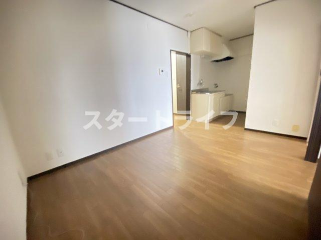 大阪市淀川区宮原２丁目の賃貸マンションの居間・リビング