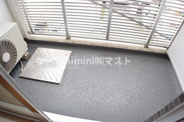大阪市浪速区稲荷１丁目の賃貸マンションのバルコニー
