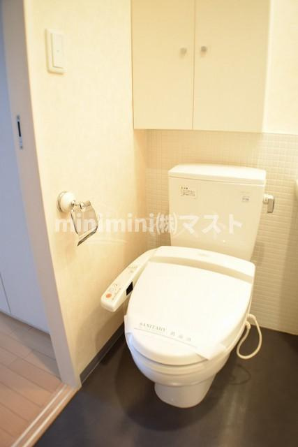 大阪市浪速区稲荷１丁目の賃貸マンションのトイレ