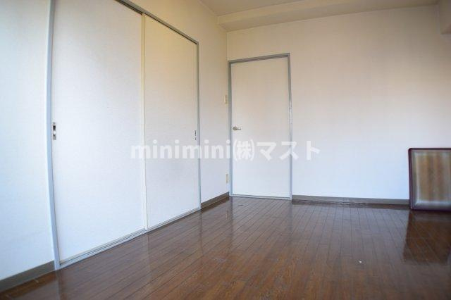 大阪市浪速区恵美須西２丁目の賃貸マンションの洋室