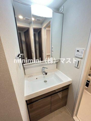 大阪市浪速区桜川４丁目の賃貸マンションの洗面所