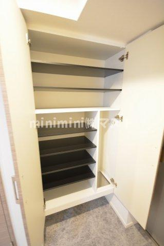 大阪市浪速区元町３丁目の賃貸マンションの収納