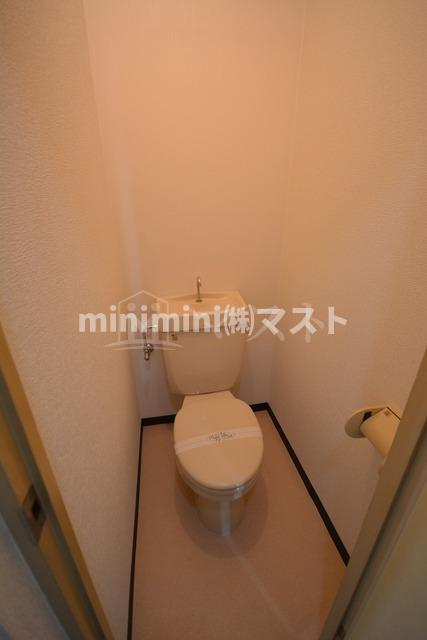 大阪市浪速区戎本町１丁目の賃貸マンションのトイレ