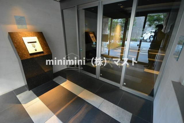 大阪市浪速区敷津東２丁目の賃貸マンションのエントランス