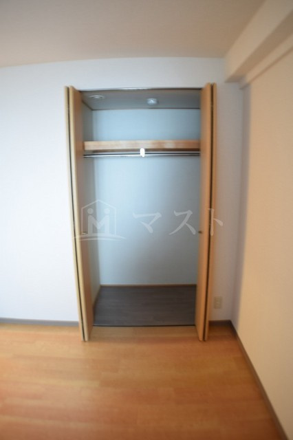 大阪市浪速区塩草３丁目の賃貸マンションの収納