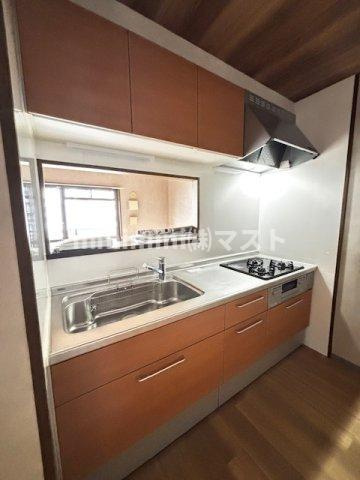 大阪市浪速区稲荷１丁目の賃貸マンションのキッチン