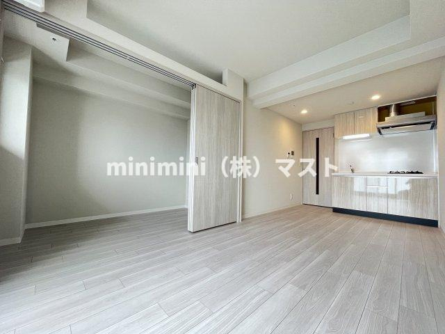 大阪市浪速区桜川４丁目の賃貸マンションの居間・リビング