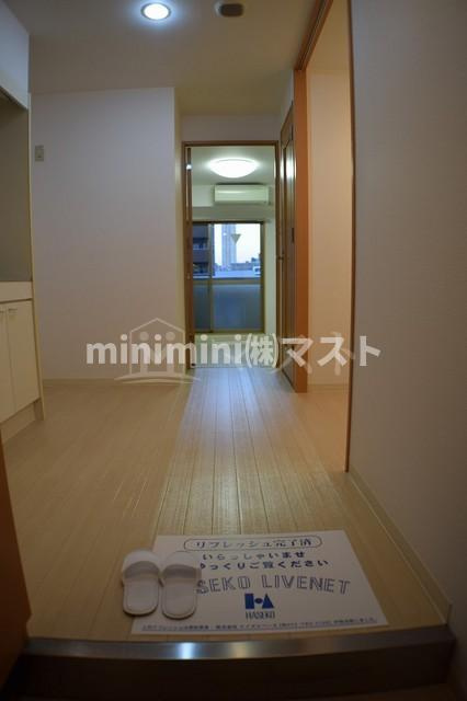 大阪市浪速区塩草３丁目の賃貸マンションの玄関