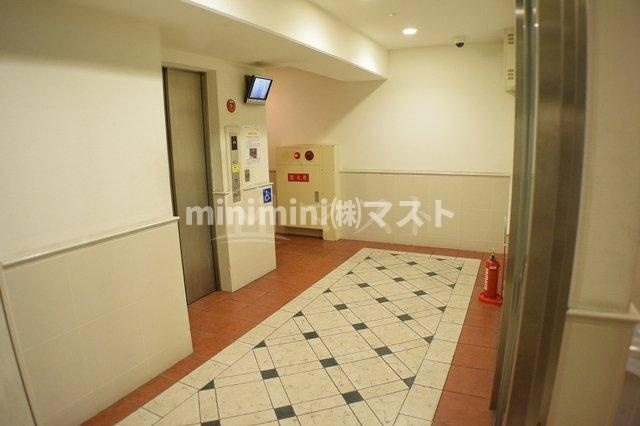 大阪市浪速区塩草３丁目の賃貸マンションのロビー