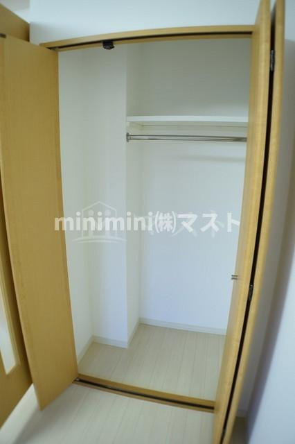 大阪市浪速区塩草３丁目の賃貸マンションの収納