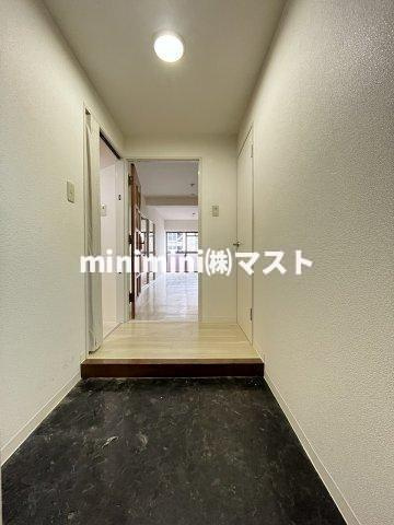 大阪市浪速区難波中３丁目の賃貸マンションの玄関