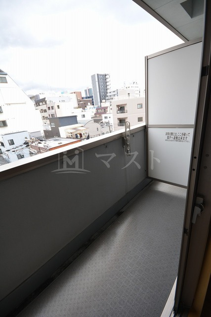 大阪市浪速区元町２丁目の賃貸マンションのバルコニー