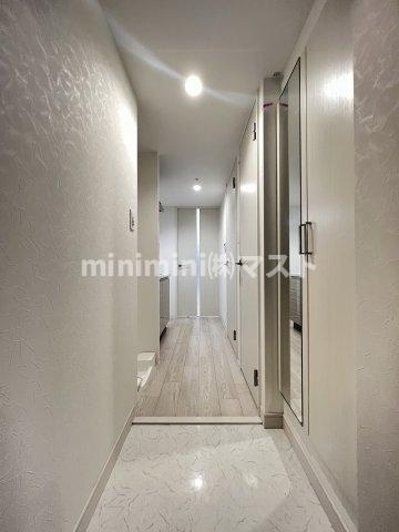 大阪市浪速区桜川４丁目の賃貸マンションの玄関