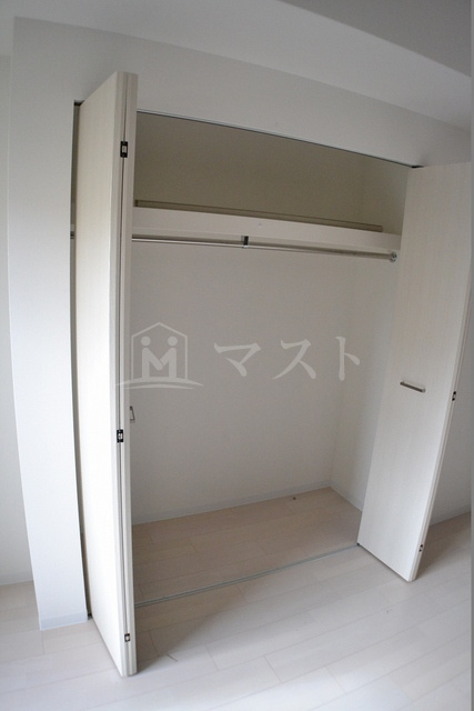 大阪市浪速区敷津西２丁目の賃貸マンションの収納
