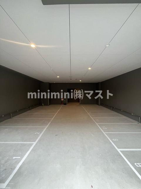 大阪市浪速区桜川１丁目の賃貸マンションの駐車場