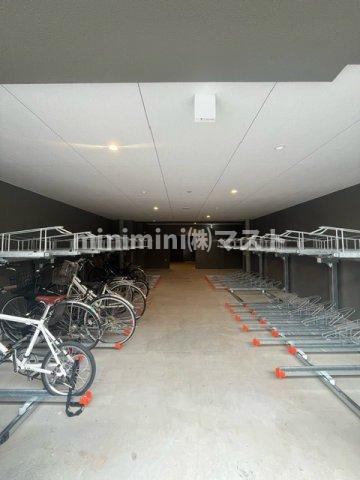大阪市浪速区桜川１丁目の賃貸マンションの駐車場