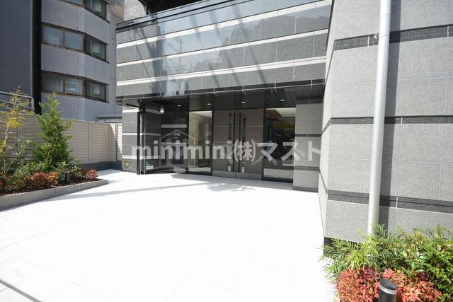 大阪市浪速区敷津西２丁目の賃貸マンションのエントランス