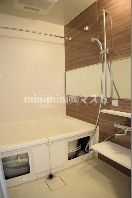 大阪市浪速区桜川４丁目の賃貸マンションの浴室