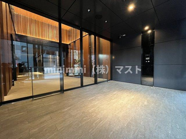 大阪市浪速区戎本町１丁目の賃貸マンションのエントランス